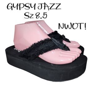 GYPSY JAZZ Sz 8.5 NWOT! Black Flip Flop Style Chunky Platform Logo Boho Sandals